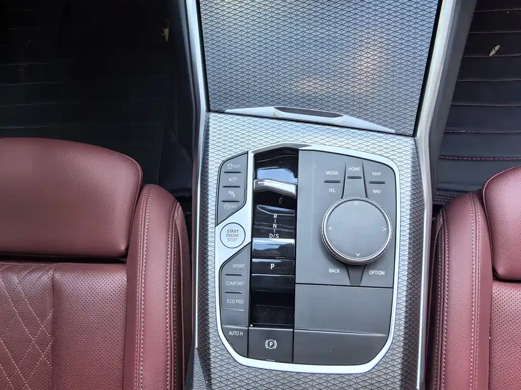 BMW 3 Series 2023 — фото 14