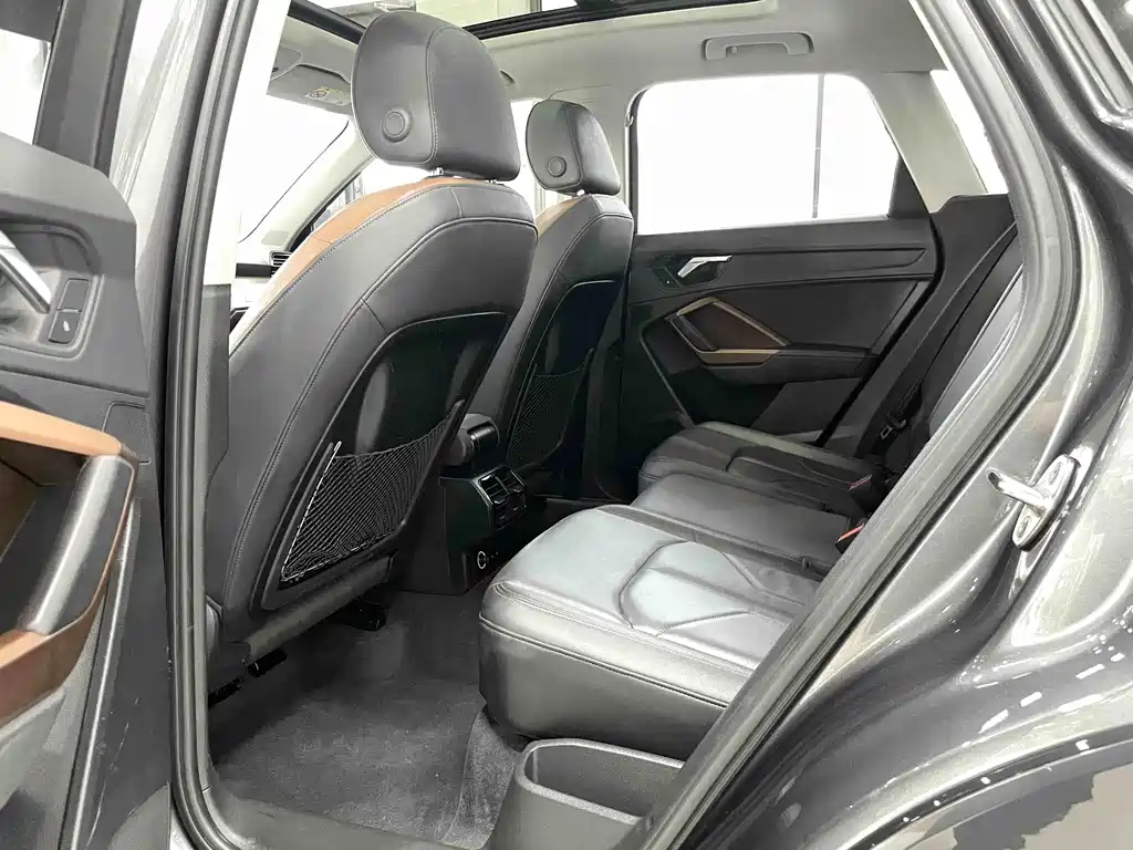 Audi Q3 2023 — фото 10