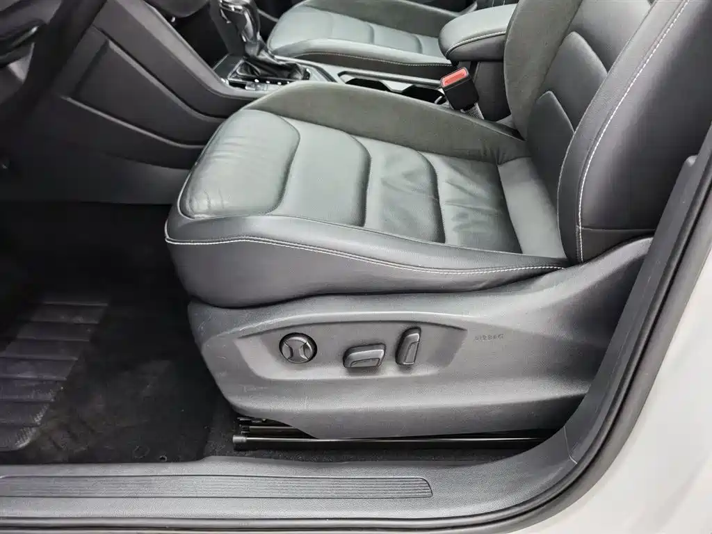 Volkswagen Tiguan L 2021 — фото 20