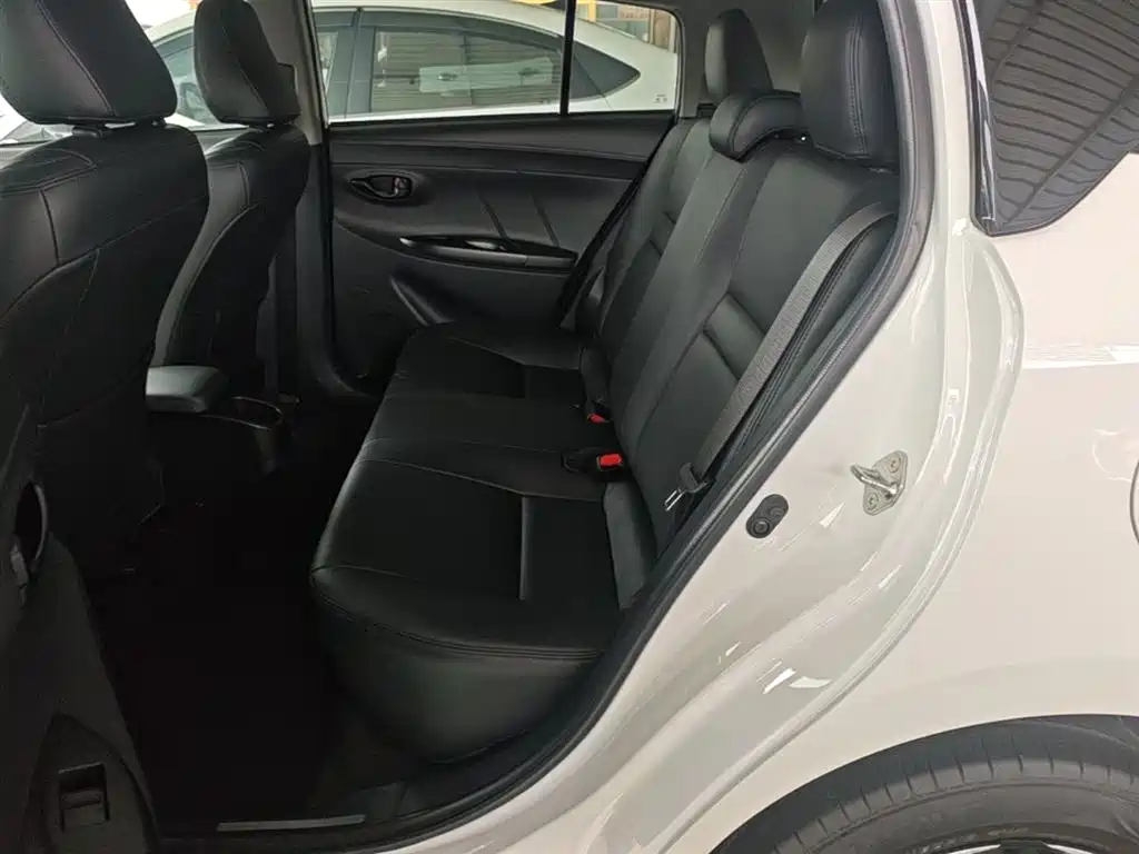 Toyota Yaris L 2019 — фото 17