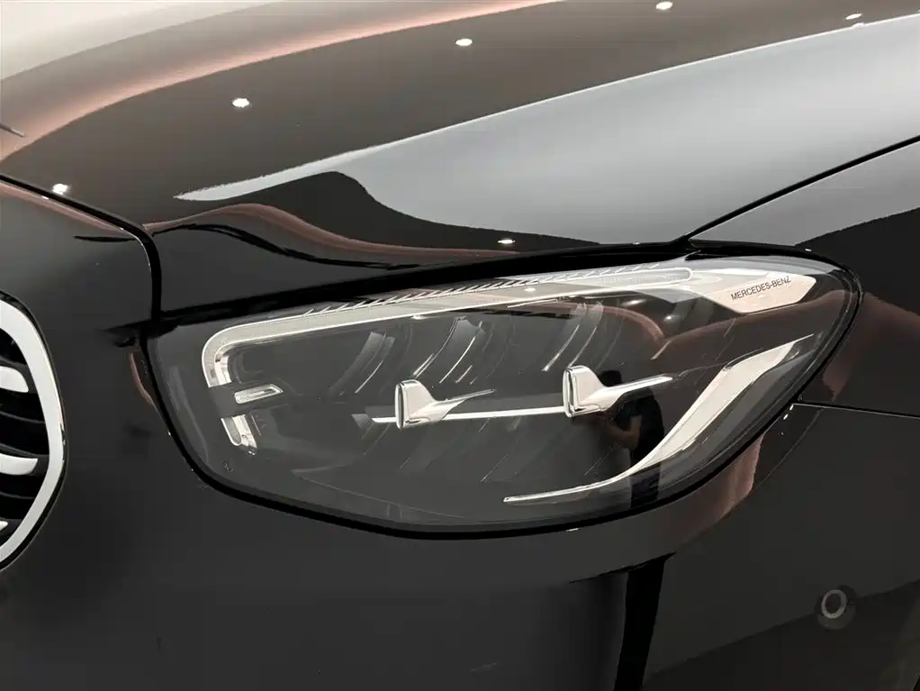 Mercedes-Benz E-Class 2021 — фото 19