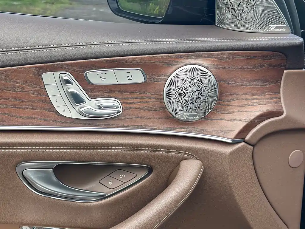 Mercedes-Benz E-Class 2023 — фото 7