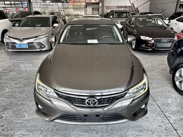 Toyota Reiz 2013