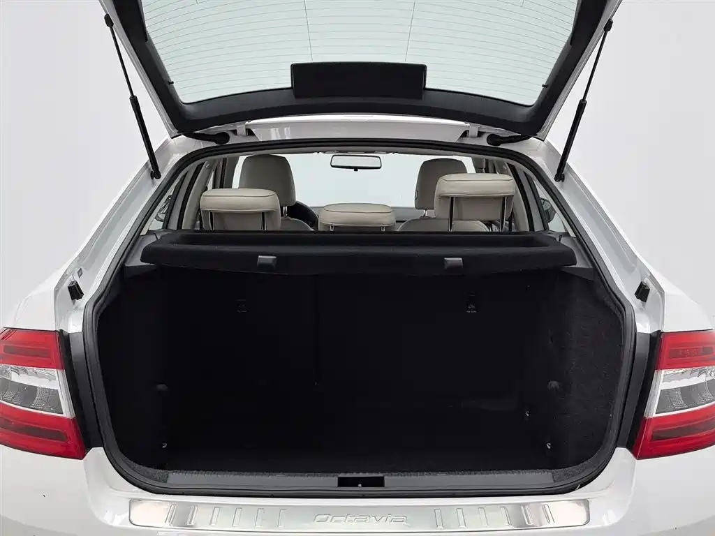 Skoda Octavia 2014 — фото 16