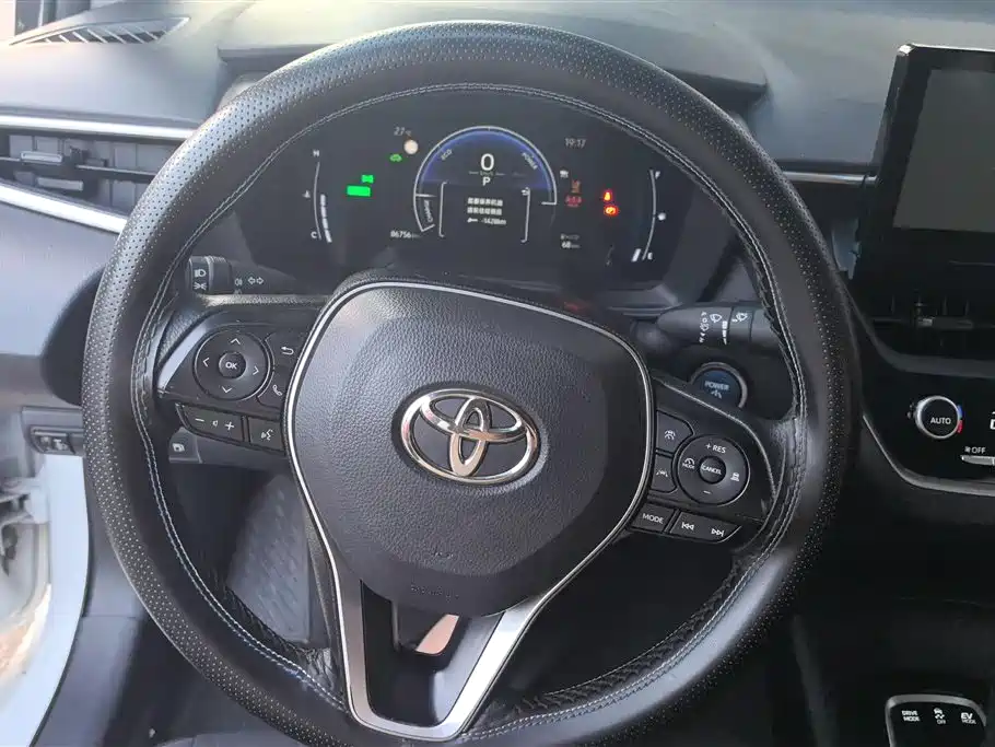 Toyota Corolla 2023 — фото 14