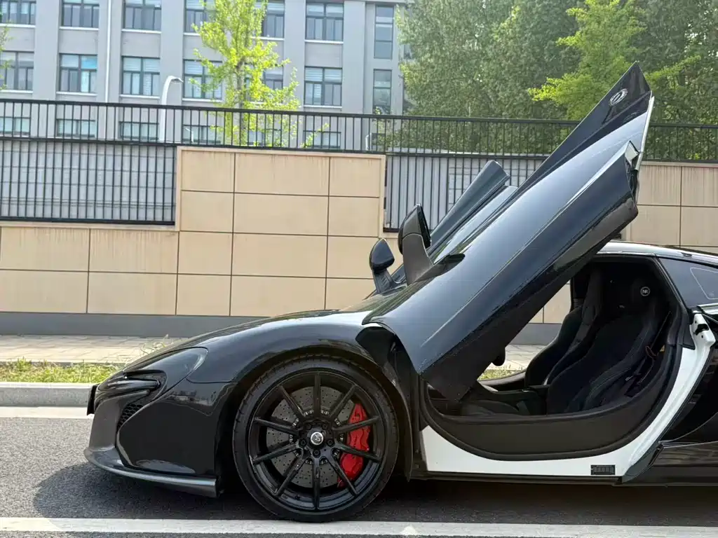 McLaren 12C 2015 — фото 17