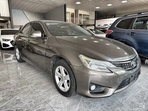 Toyota Reiz 2013