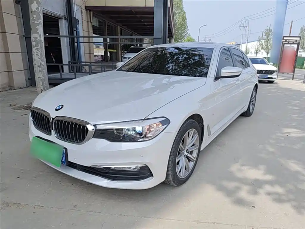 BMW 5 Series 2017 — фото 2