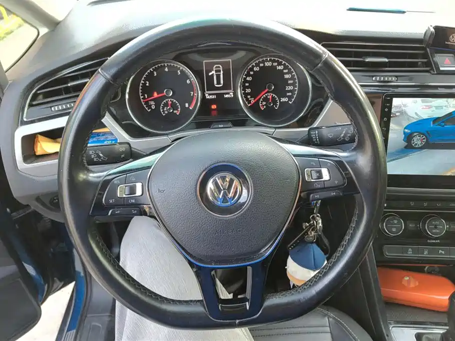 Volkswagen Touran 2018 — фото 15