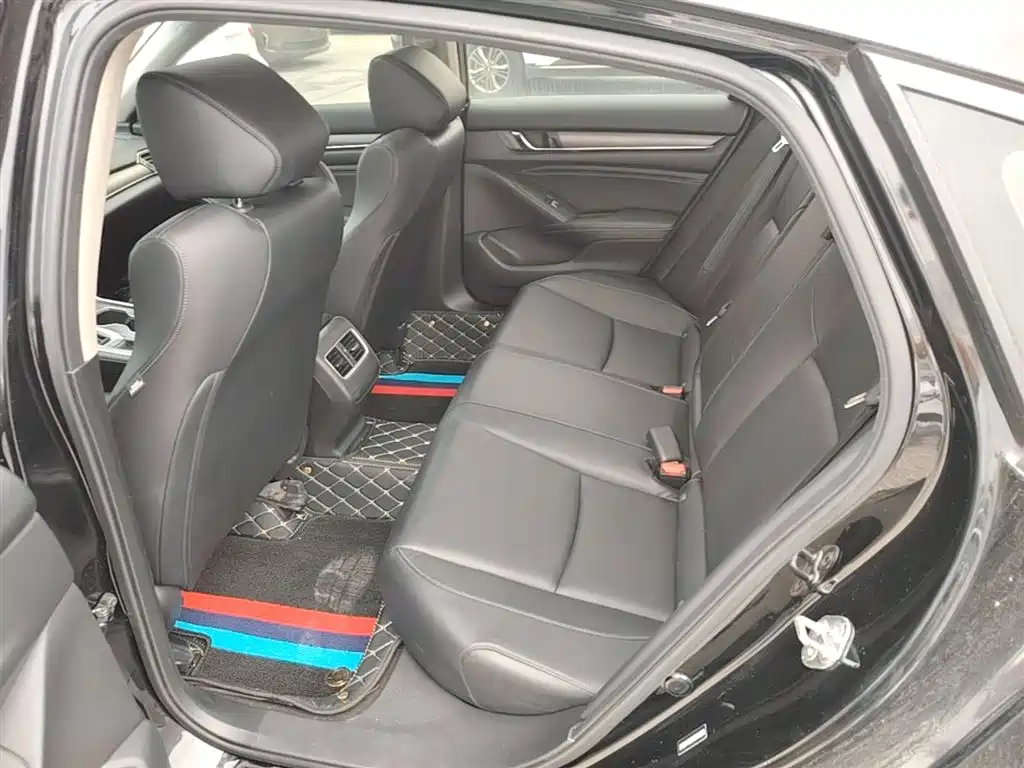 Honda Accord 2019 — фото 17