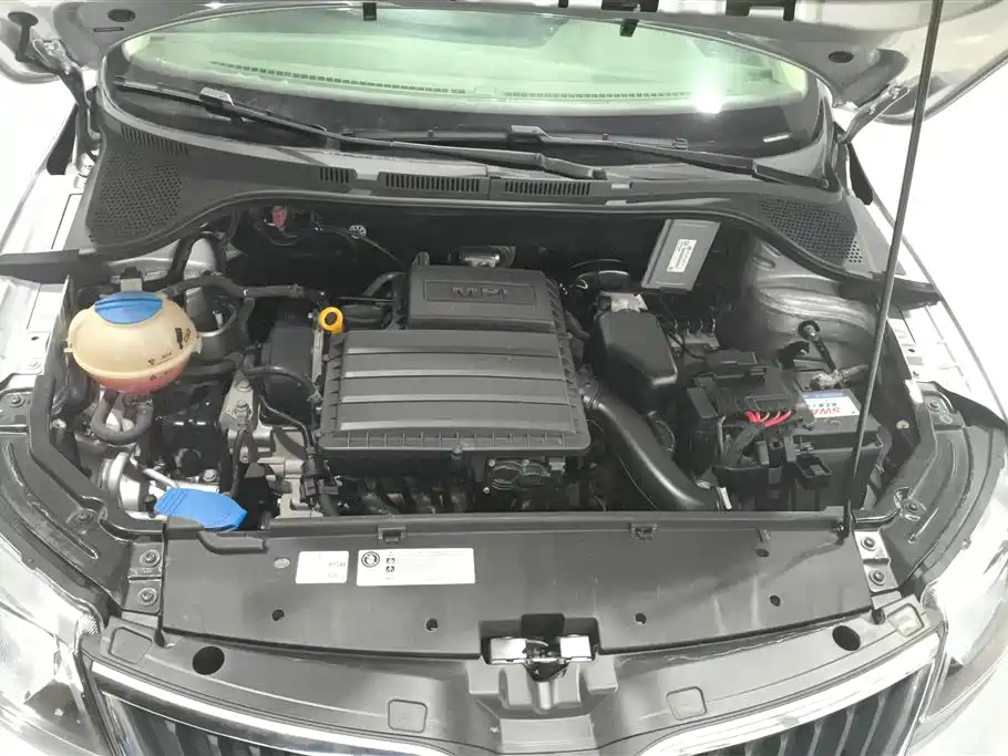 Skoda Rapid 2014 — фото 10