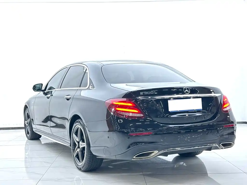 Mercedes-Benz E-Class 2020 — фото 12