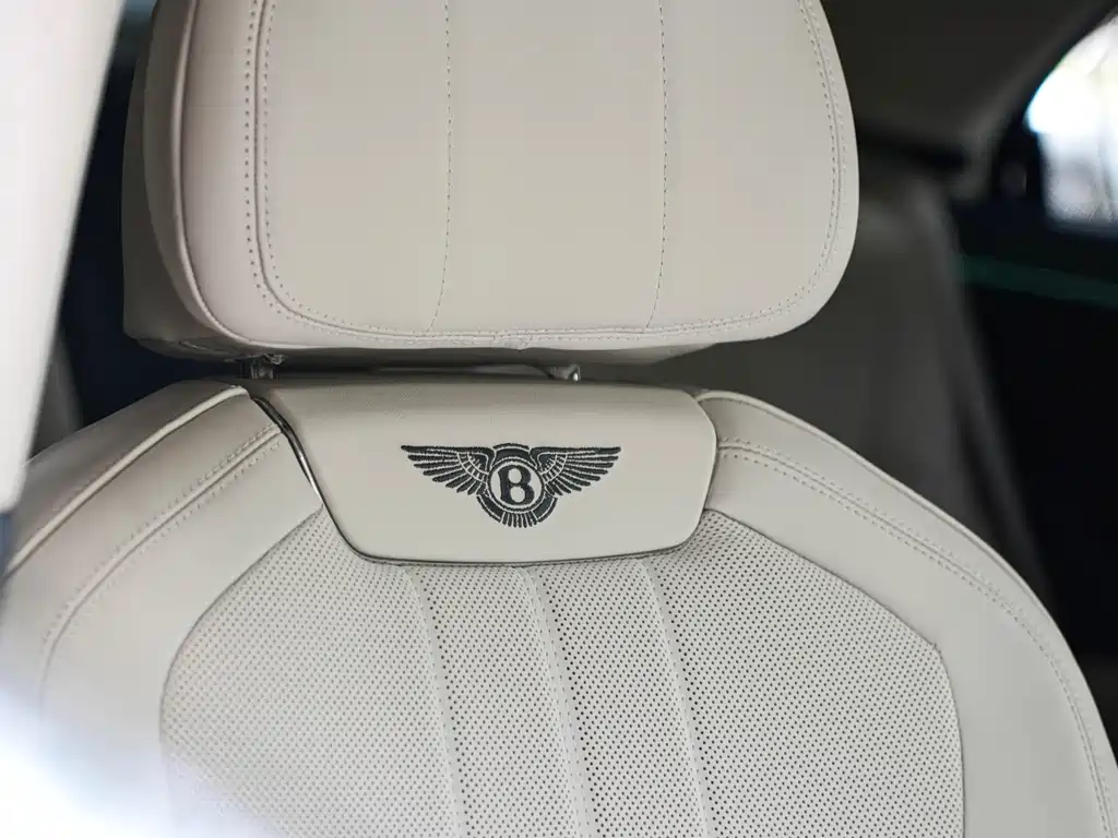Bentley Flying Spur 2023 — фото 13