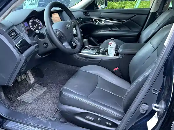 Infiniti Q70 2017