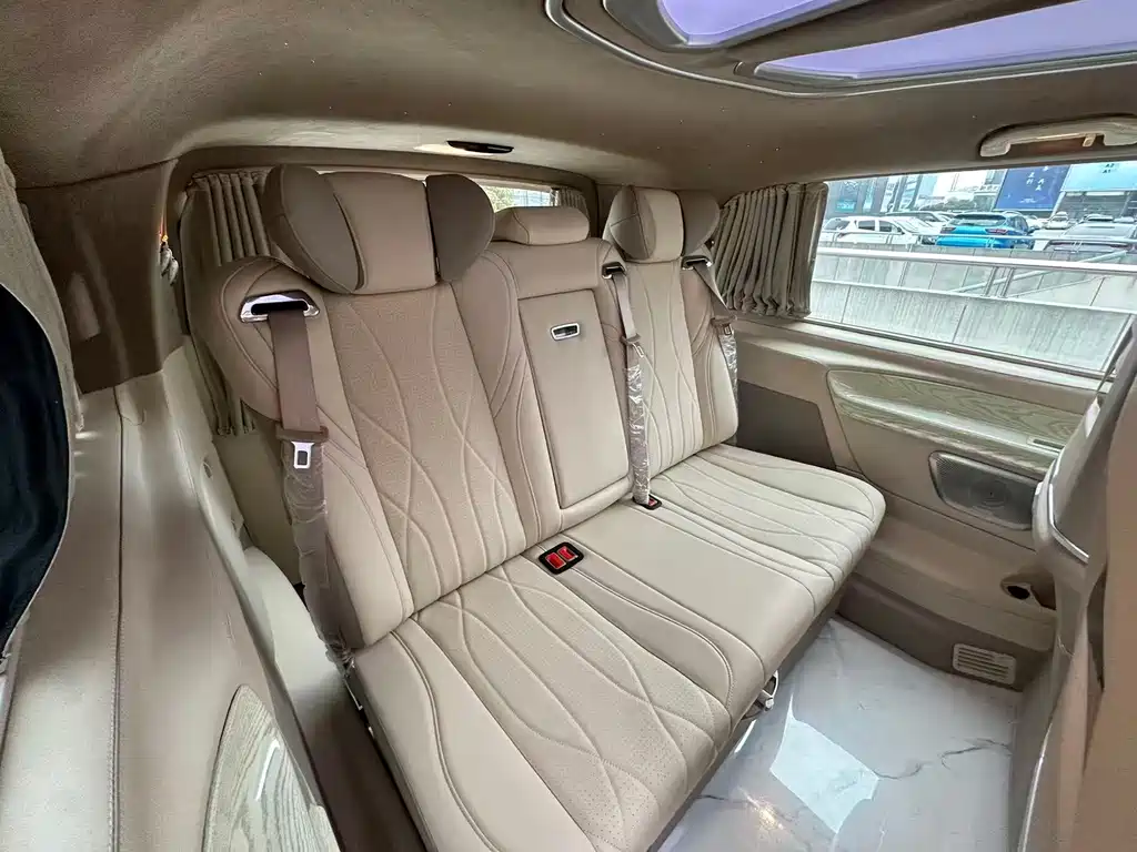 Mercedes-Benz Vito 2023 — фото 10