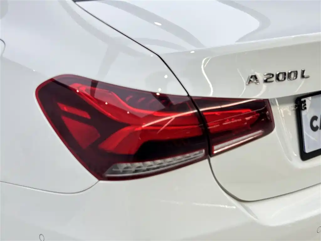 Mercedes-Benz A-Class 2020 — фото 10