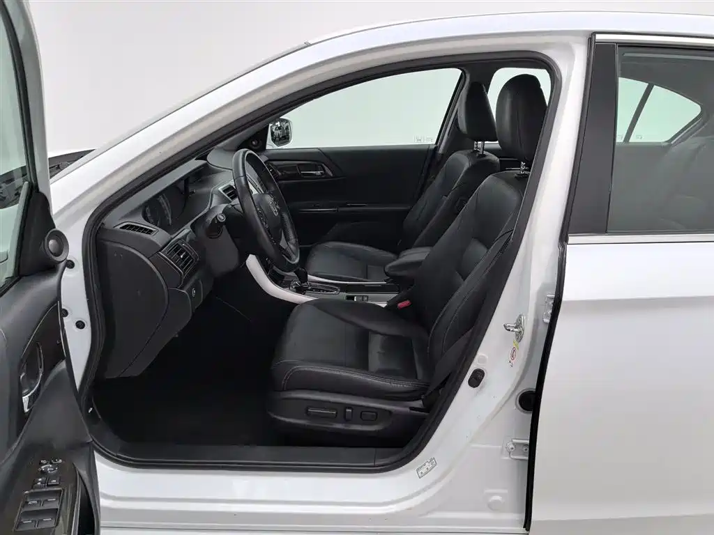 Honda Accord 2014 — фото 10
