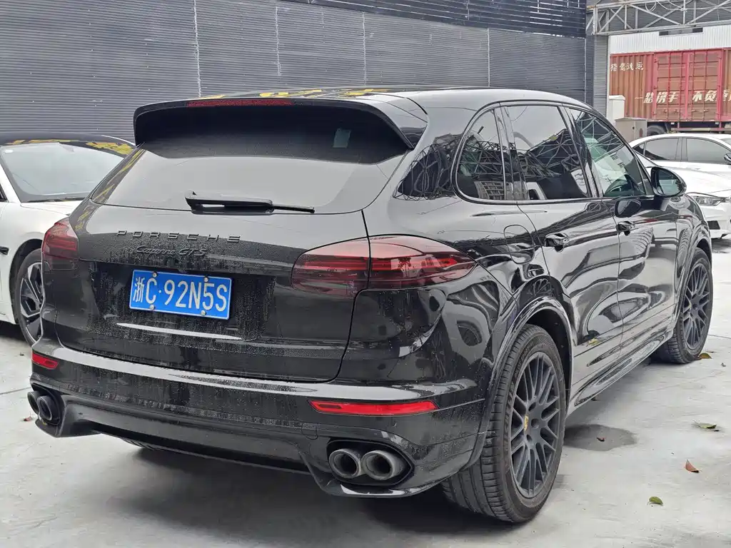 Porsche Cayenne 2018 — фото 14