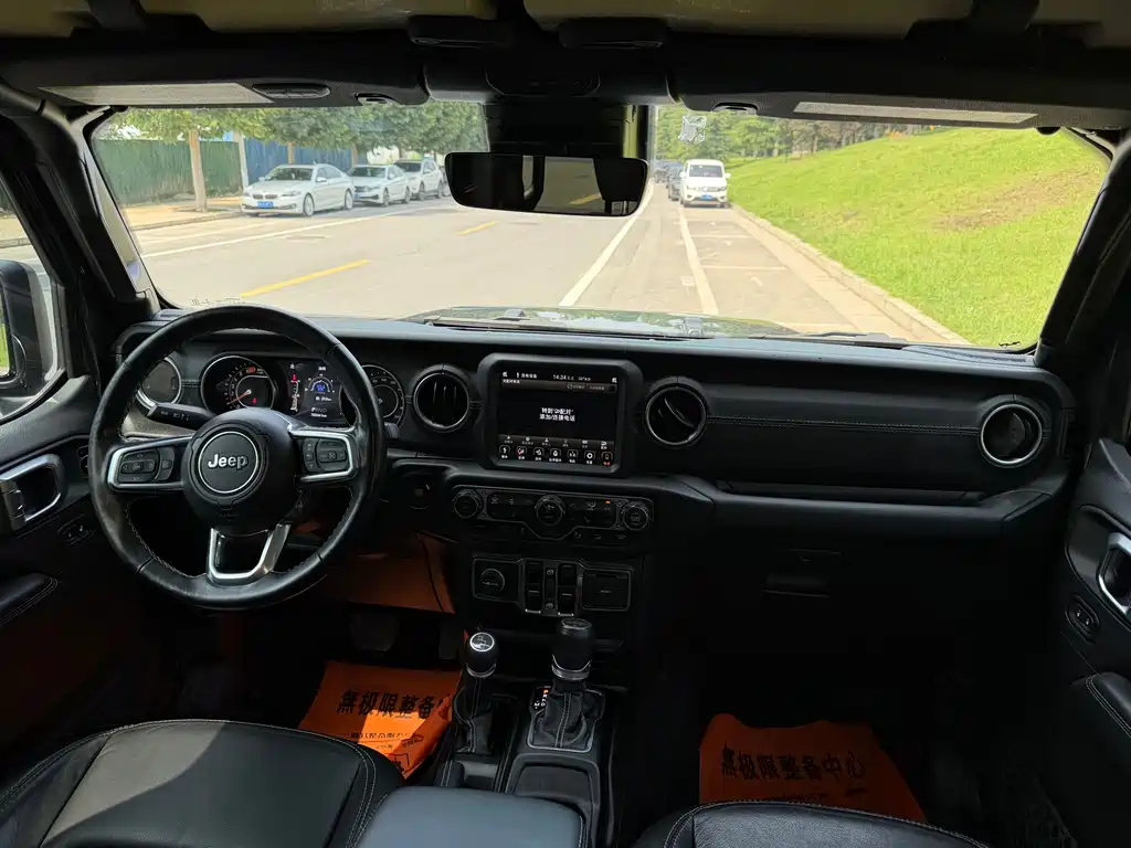 Jeep Wrangler 2022 — фото 11