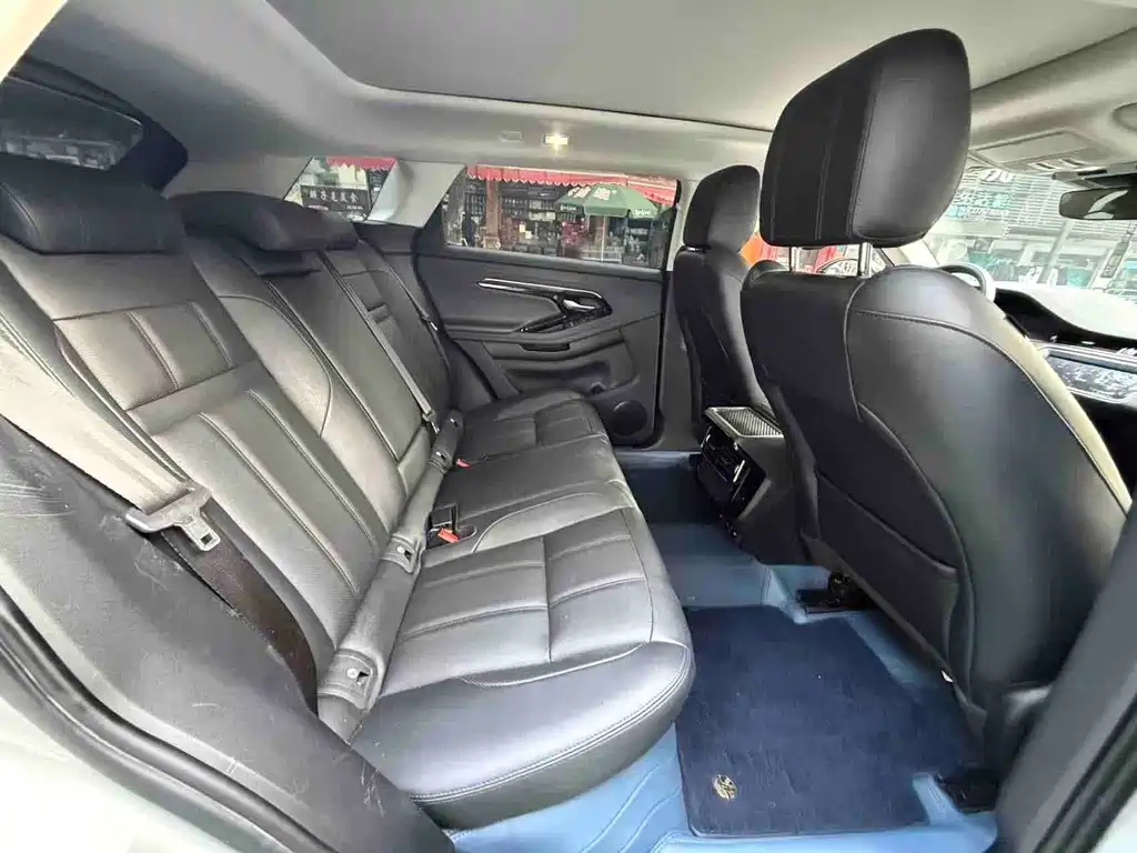 Land Rover Evoque 2023 — фото 7