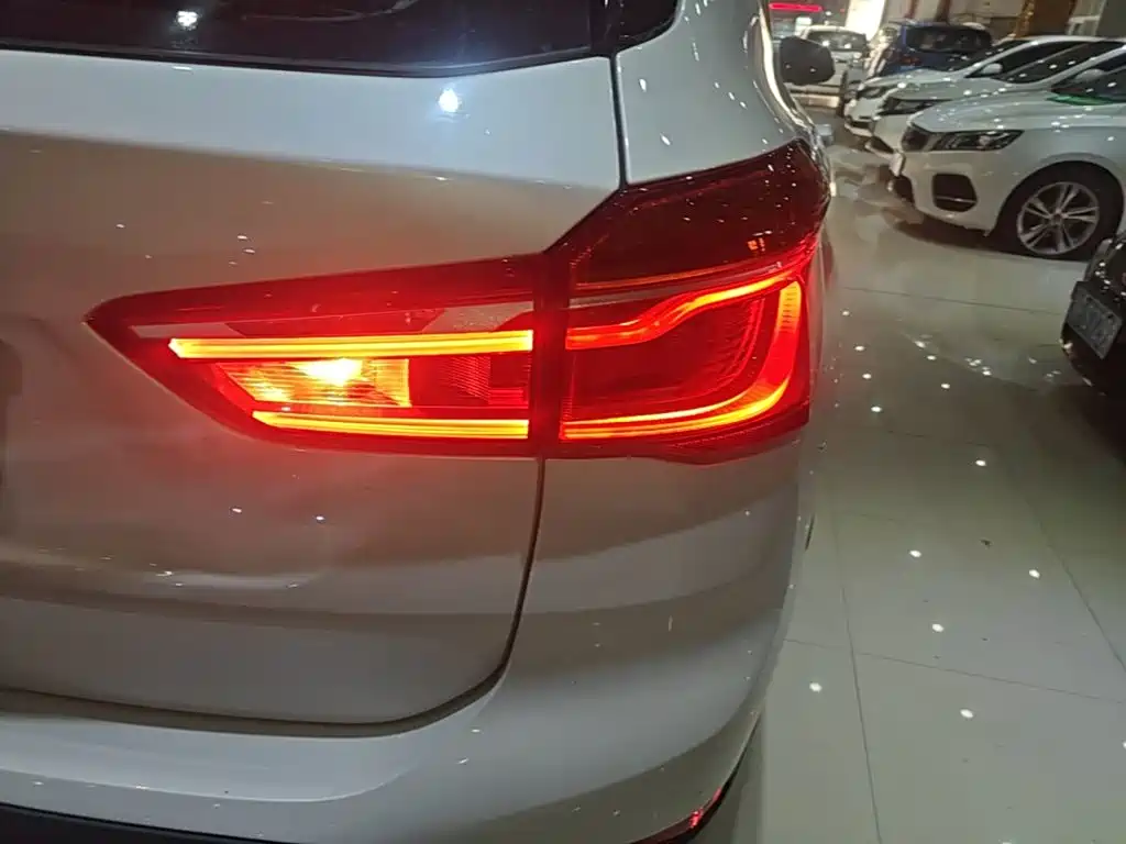 BMW X1 2018 — фото 8