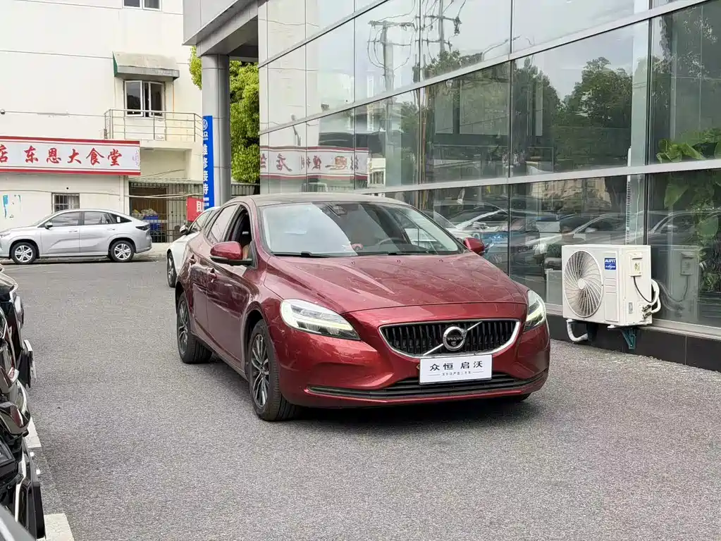 Volvo V40 2018 — фото 3