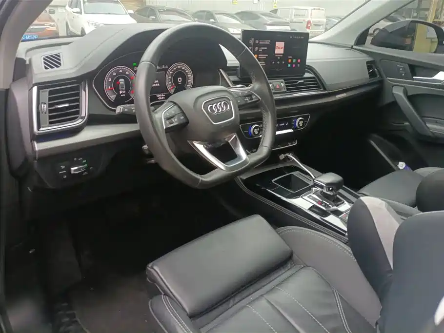 Audi Q5L 2023 — фото 12