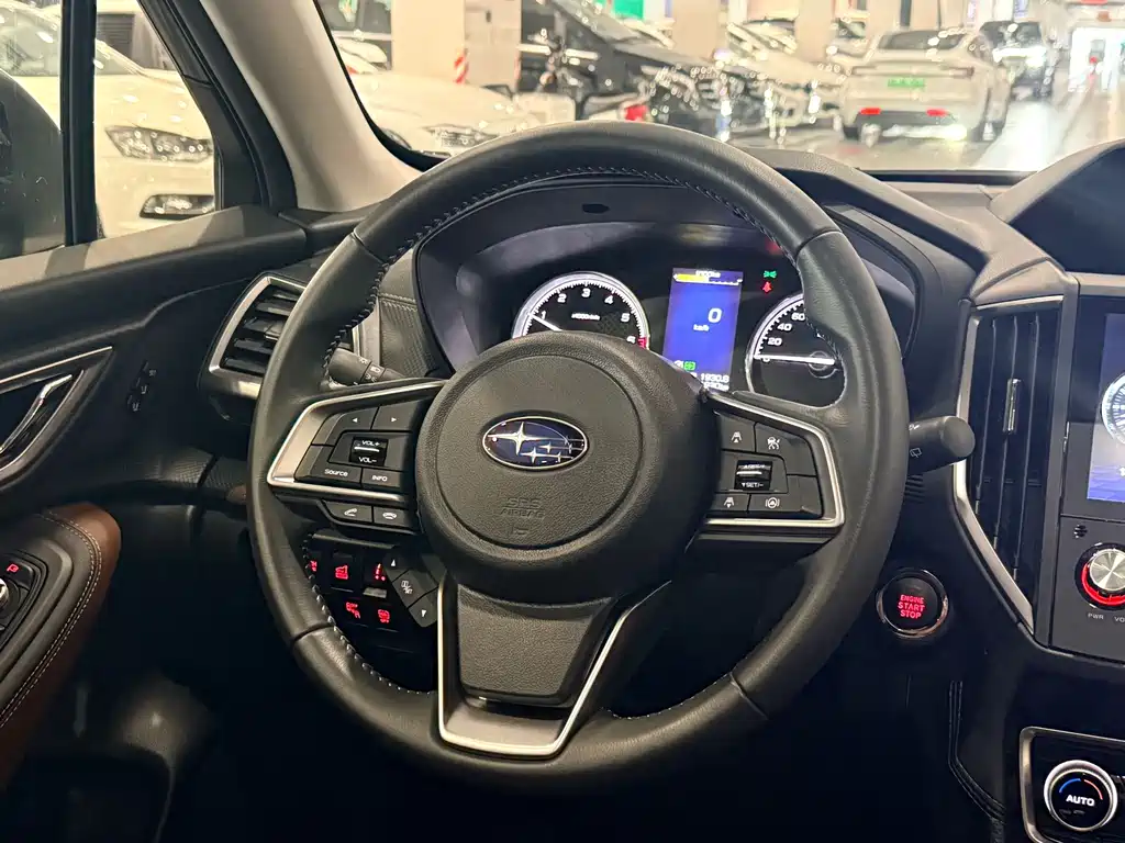 Subaru Forester 2023 — фото 12
