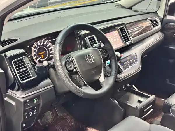Honda Elysion 2018