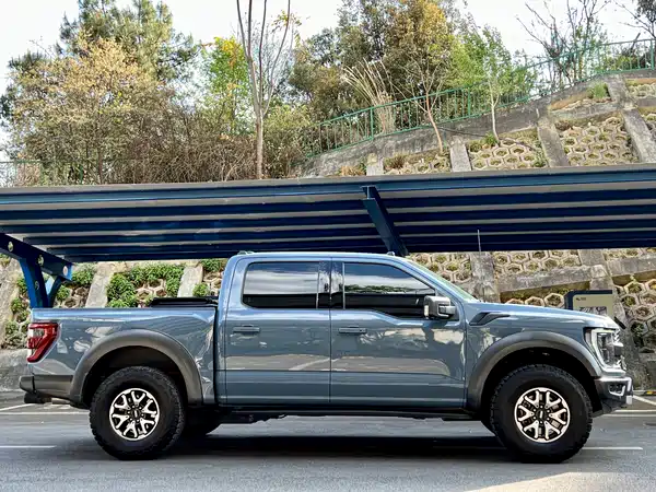 Ford F-150 Raptor 2023