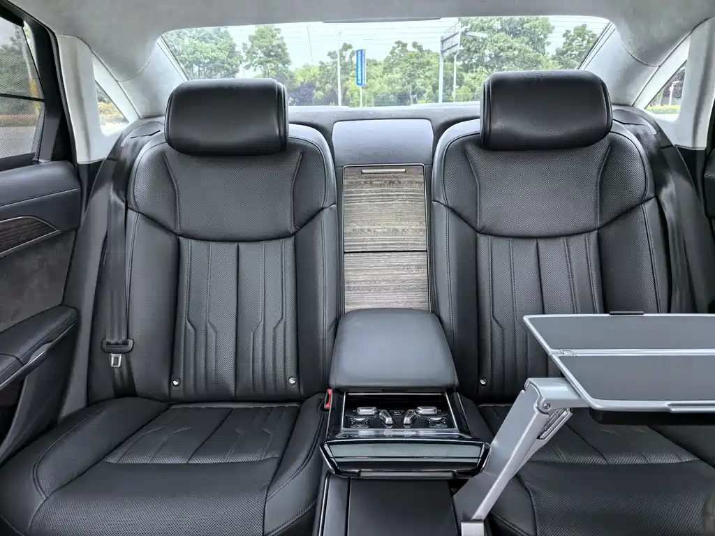 Audi A8 2020 — фото 17