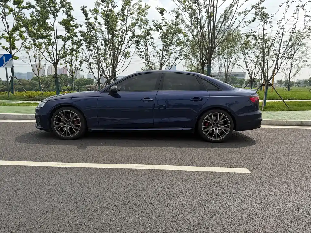 Audi S4 2024