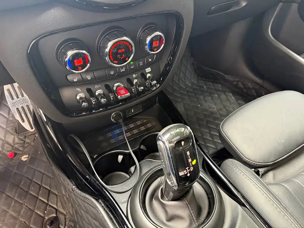 MINI Clubman 2022 — фото 13