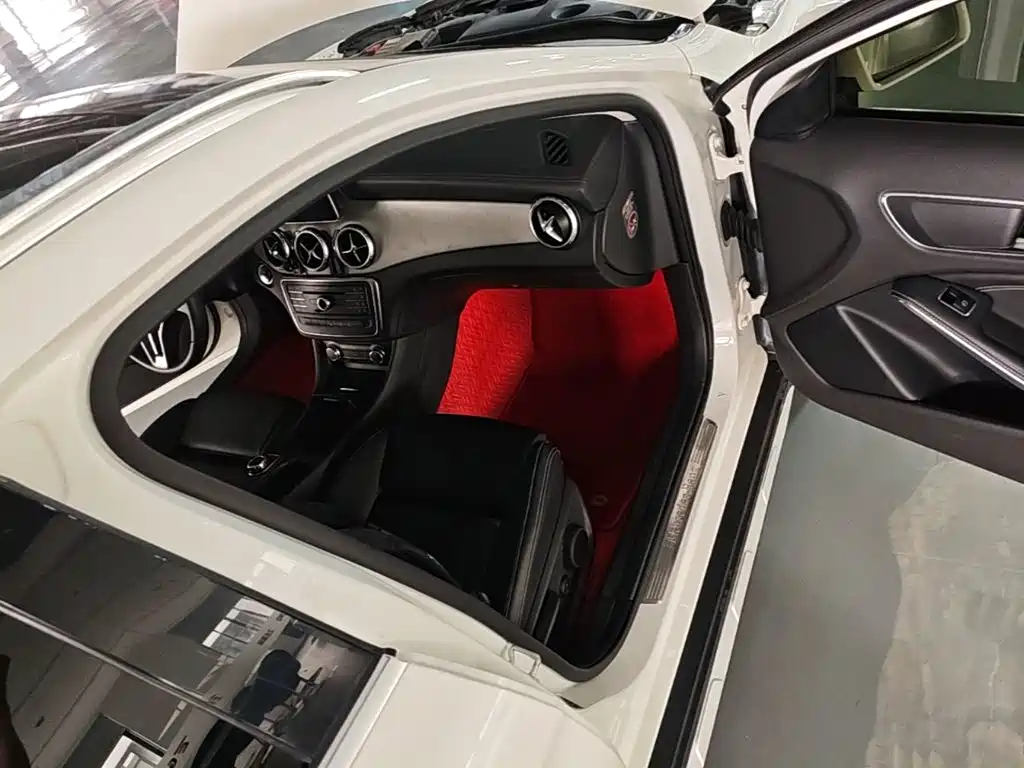 Mercedes-Benz GLA 2016 — фото 11
