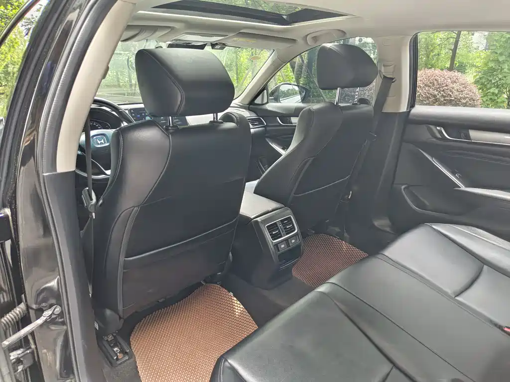 Honda Accord 2023 — фото 20
