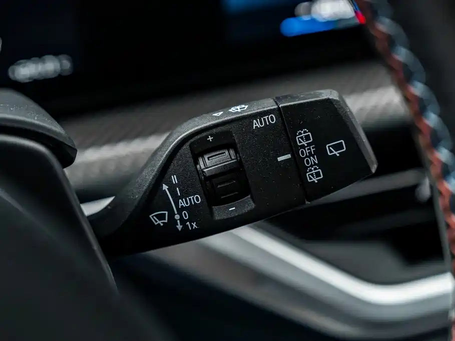 BMW XM 2024 — фото 13
