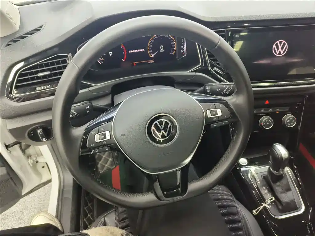 Volkswagen T-Roc 2021 — фото 11