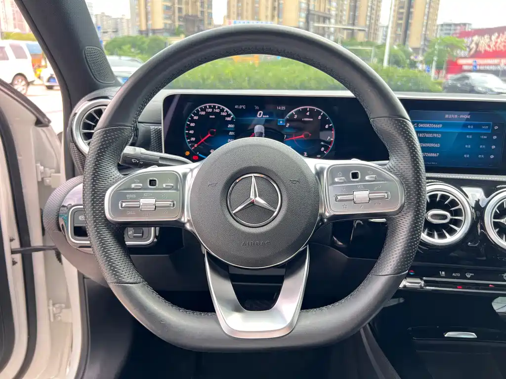 Mercedes-Benz A-Class 2020 — фото 17