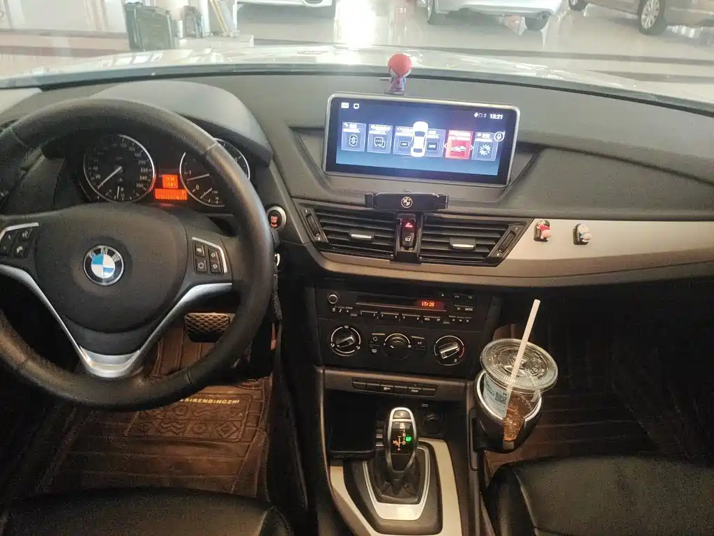 BMW X1 2015 — фото 11
