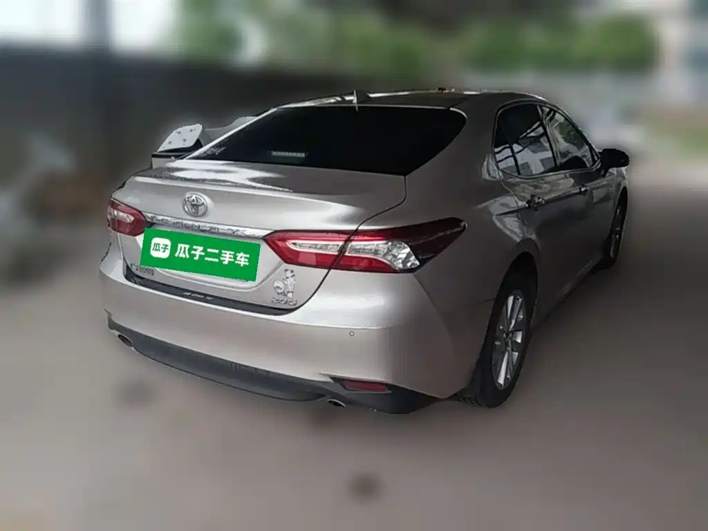 Toyota Camry 2022 — фото 12