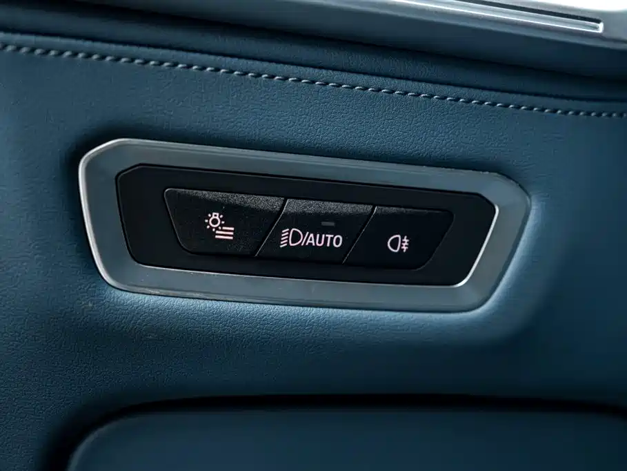 BMW XM 2024 — фото 16