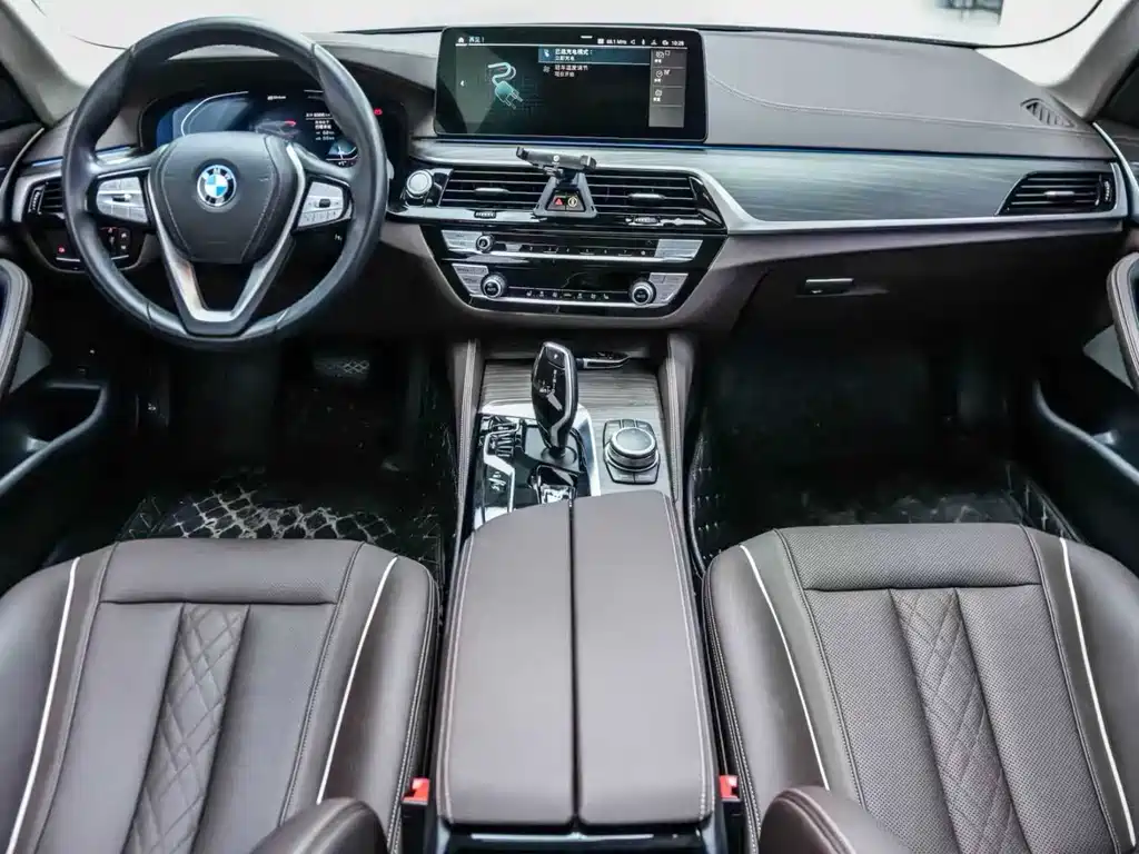 BMW 5 Series New Energy 2022 — фото 5