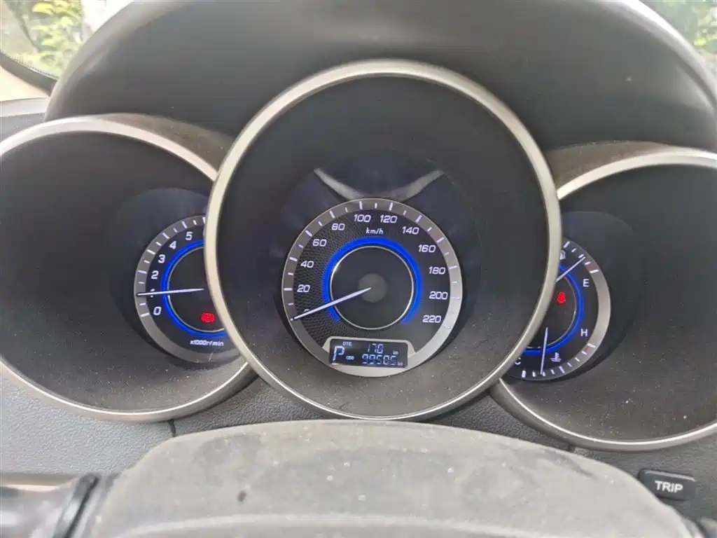 Changan Eado 2015 — фото 12