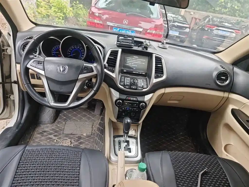 Changan Eado 2015 — фото 10