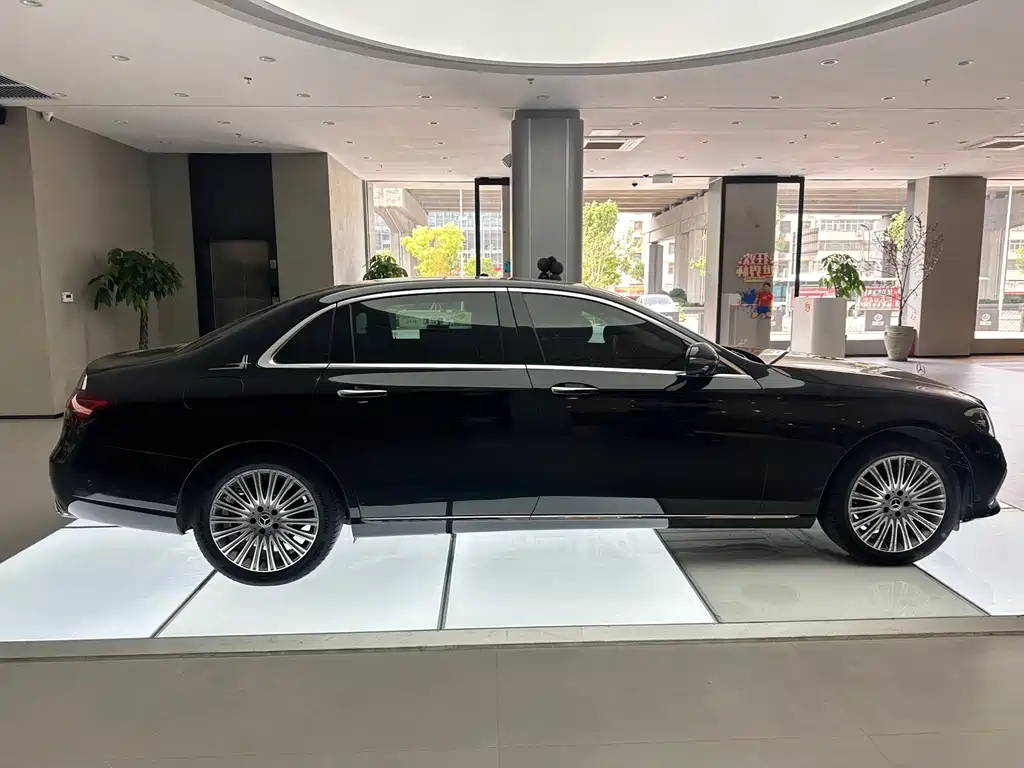 Mercedes-Benz E-Class 2022