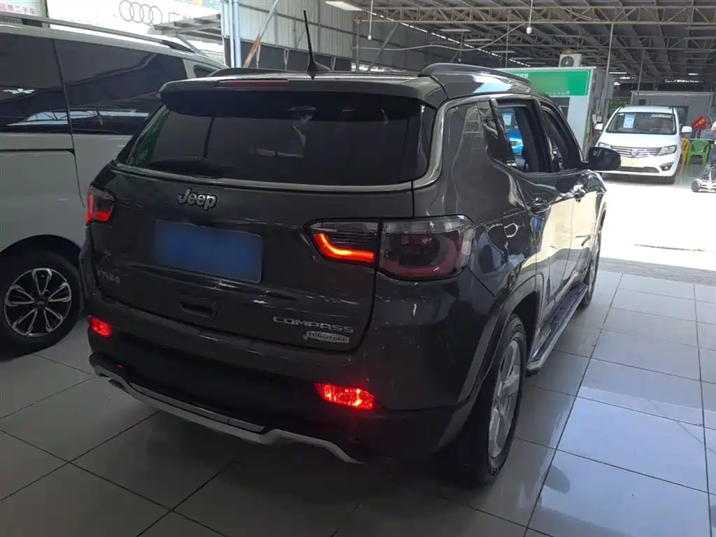 Jeep Compass 2019 — фото 7