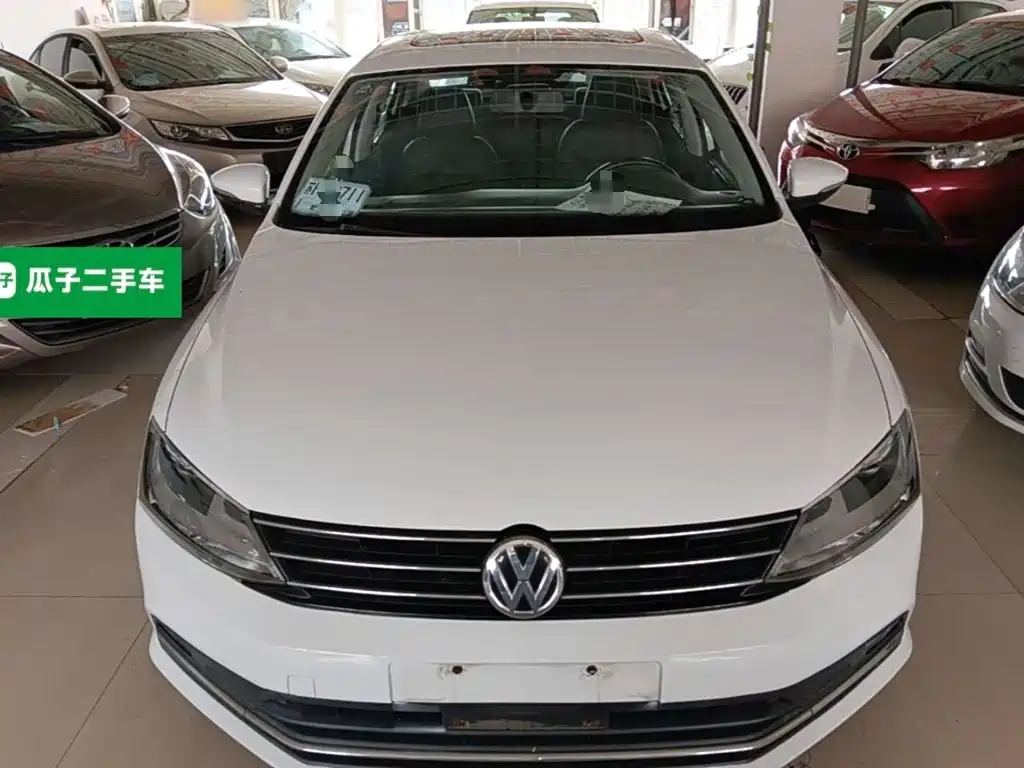 Volkswagen Sagitar 2016