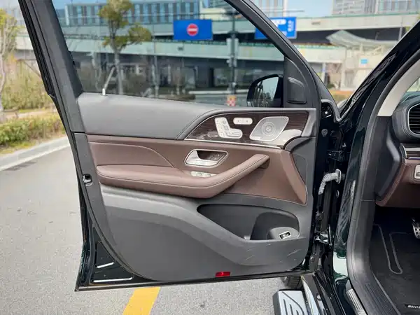 Mercedes-Benz GLS 2023