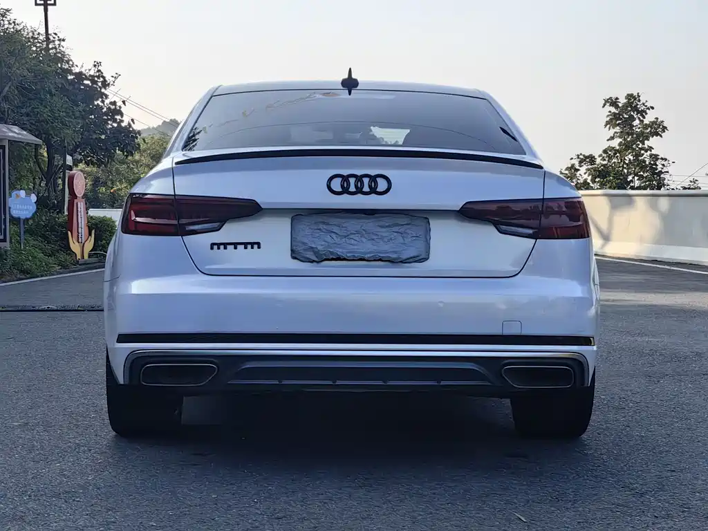Audi A4L 2019 — фото 8
