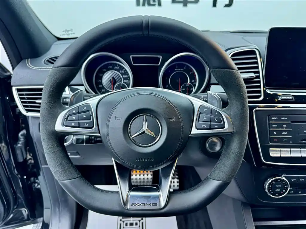 Mercedes-Benz GLS AMG 2016 — фото 13